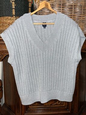 GAP Light Gray Ribbed V-Neck Sweater Vest